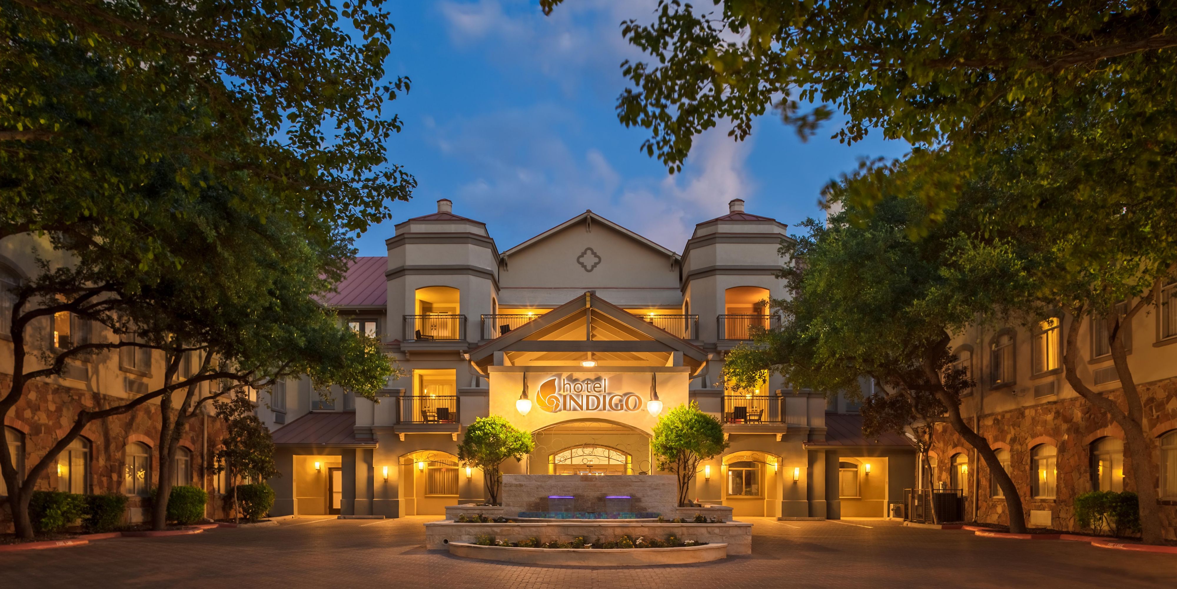 San Antonio Riverwalk Hotels Hotel Indigo San Antonio Riverwalk   Hotel Indigo San Antonio 6552699265 2x1