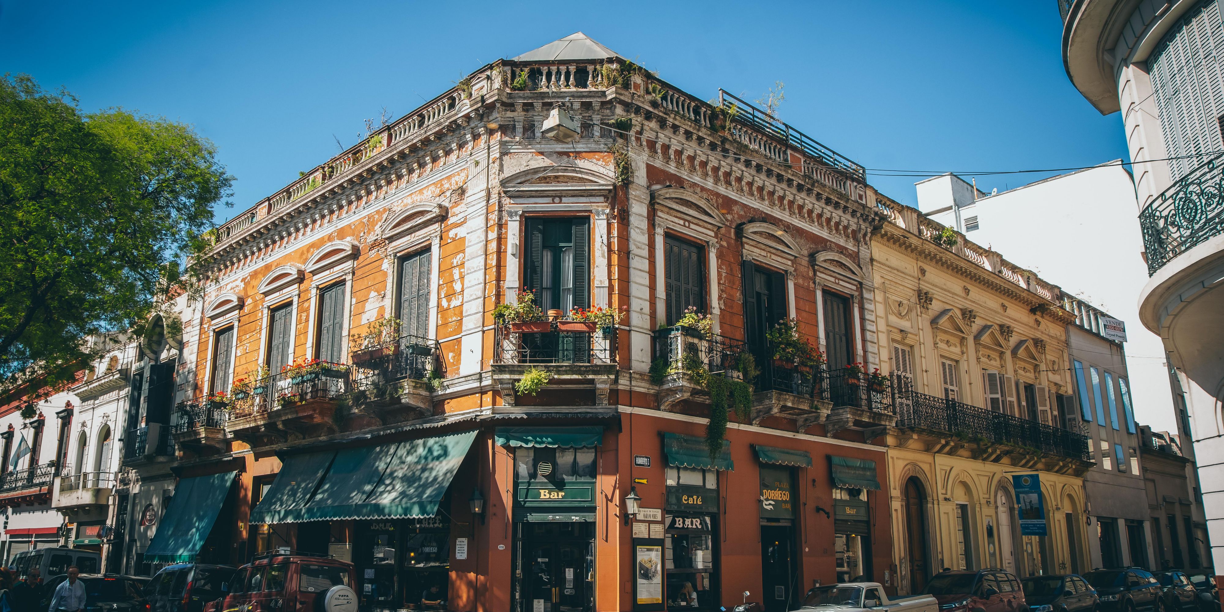 América do Sul 2 em 1 - Voo ida e volta para Buenos Aires + Montevidéu a partir de R$ 1.119 saindo de São Paulo