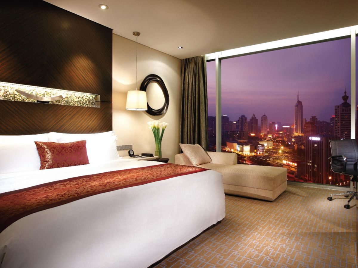 Deluxe King City View Room