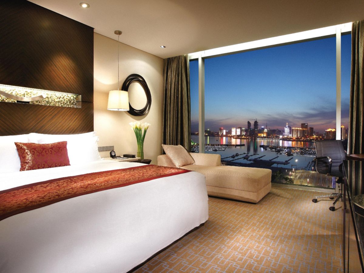 Deluxe King Ocean View Room
