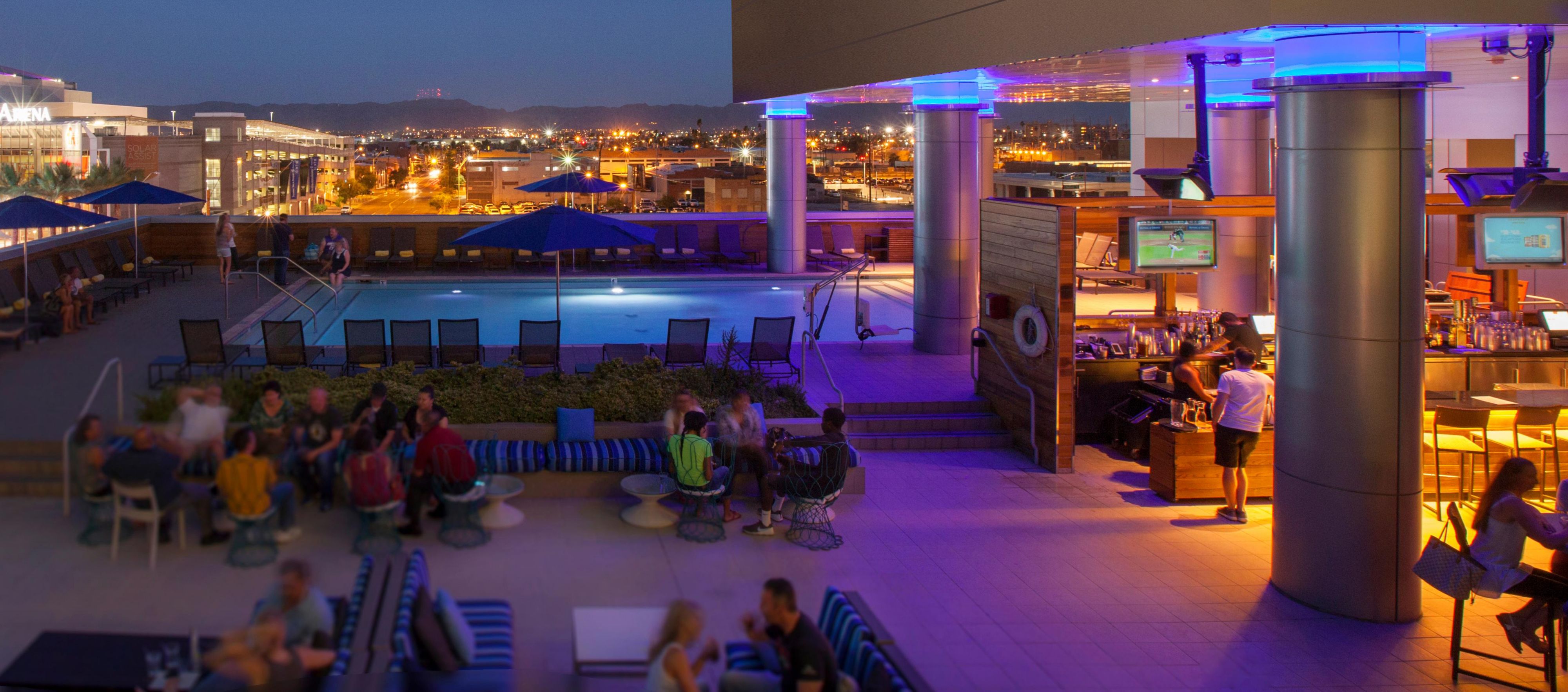 Lustre Rooftop Bar In Downtown Phoenix Kimpton Restaurants