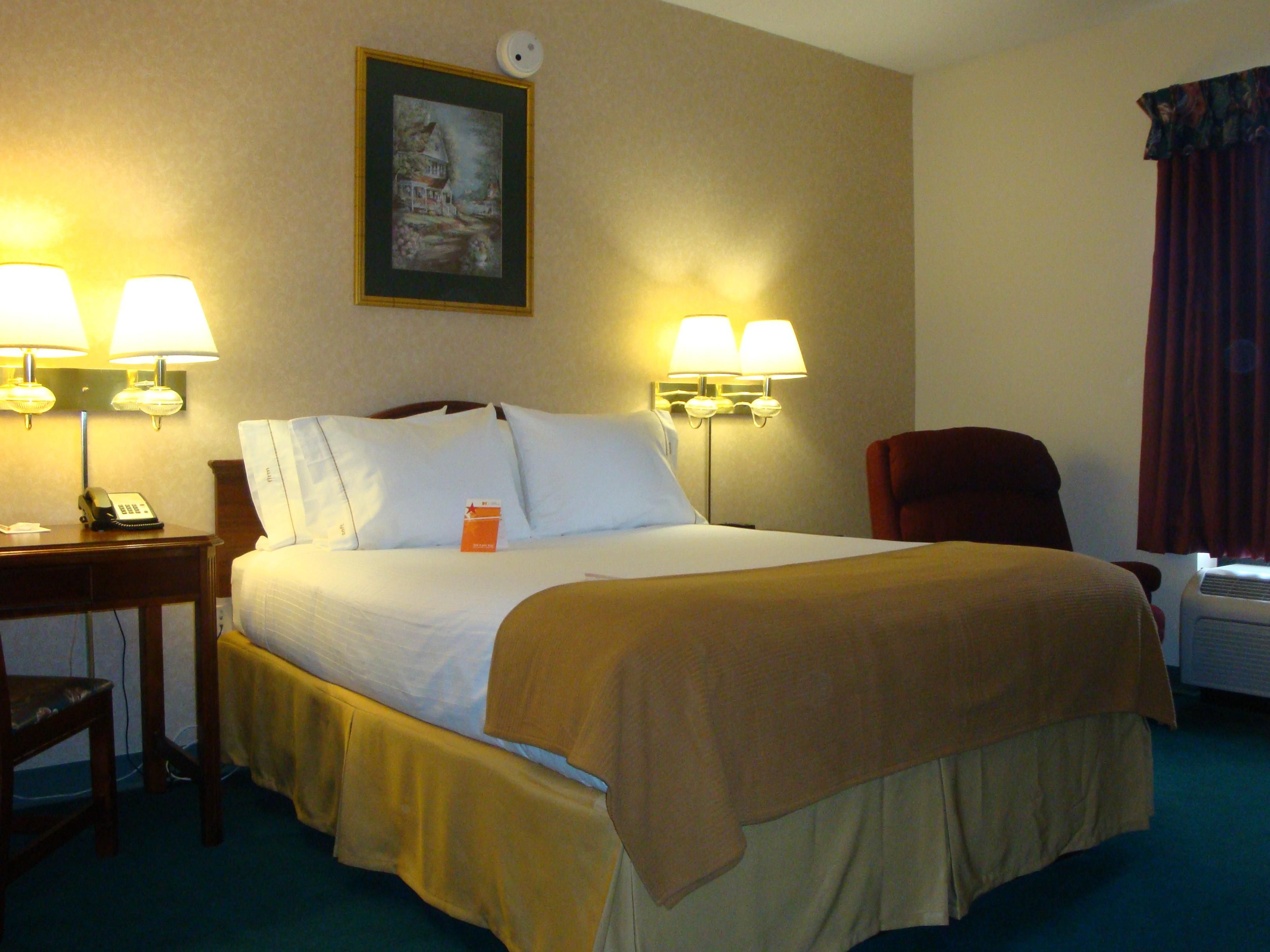 Rooms and Rates for IHG Army Hotels Turner Guesthouse at Fort Campbell