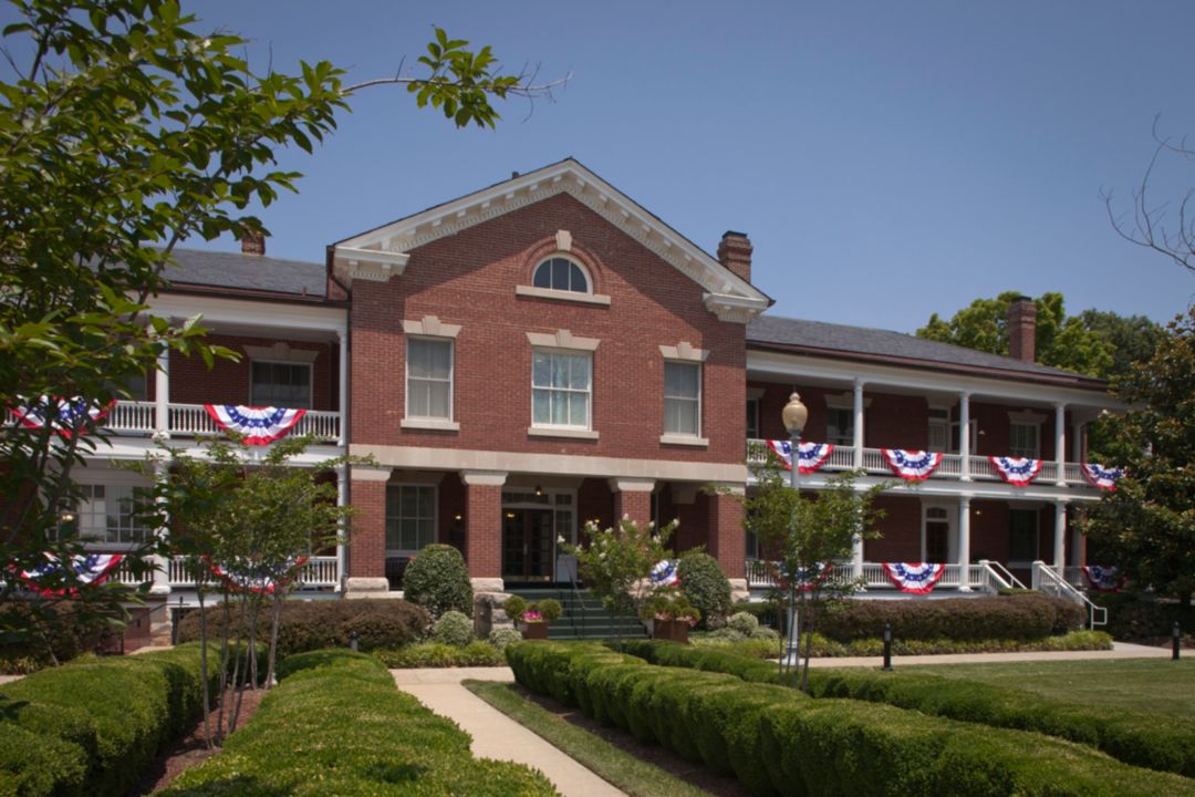 Ihg Army Hotels Wainwright Hall Historia Collection On Joint Base