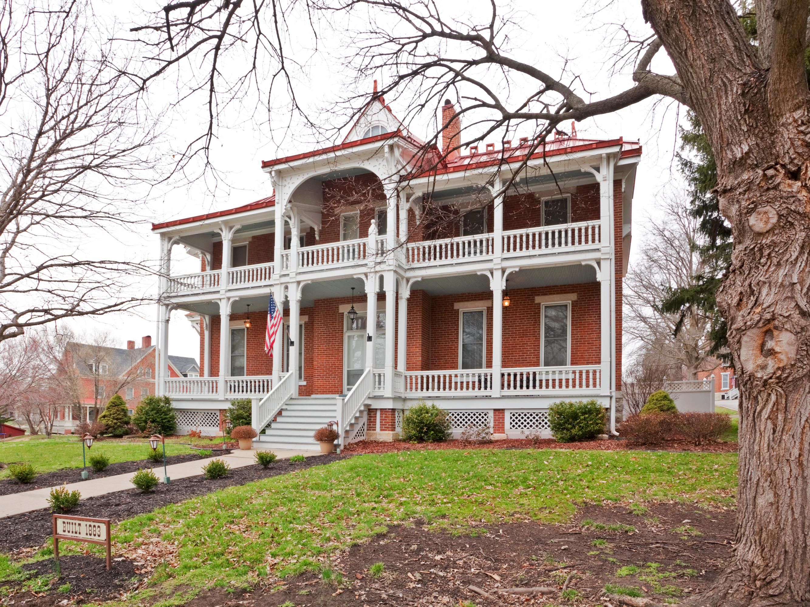 IHG Army Hotels Otis Hall & Custer House on Fort Leavenworth