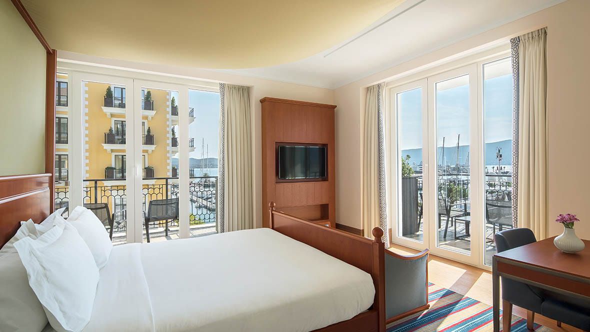 Regent Featured Room