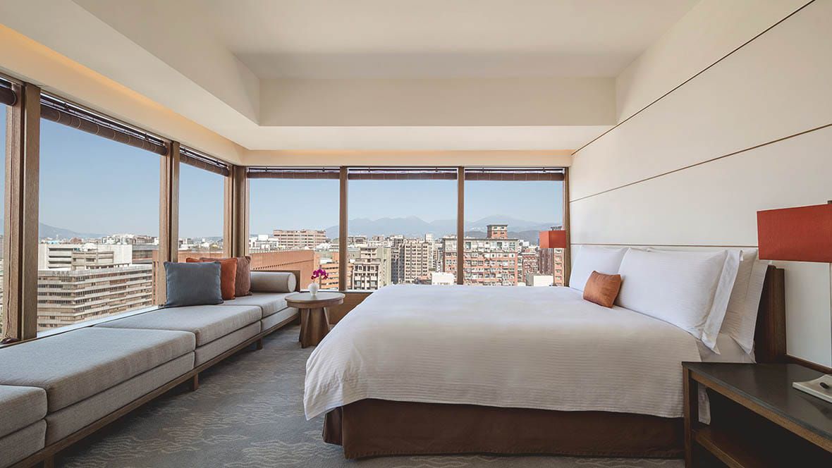 Regent Featured Room