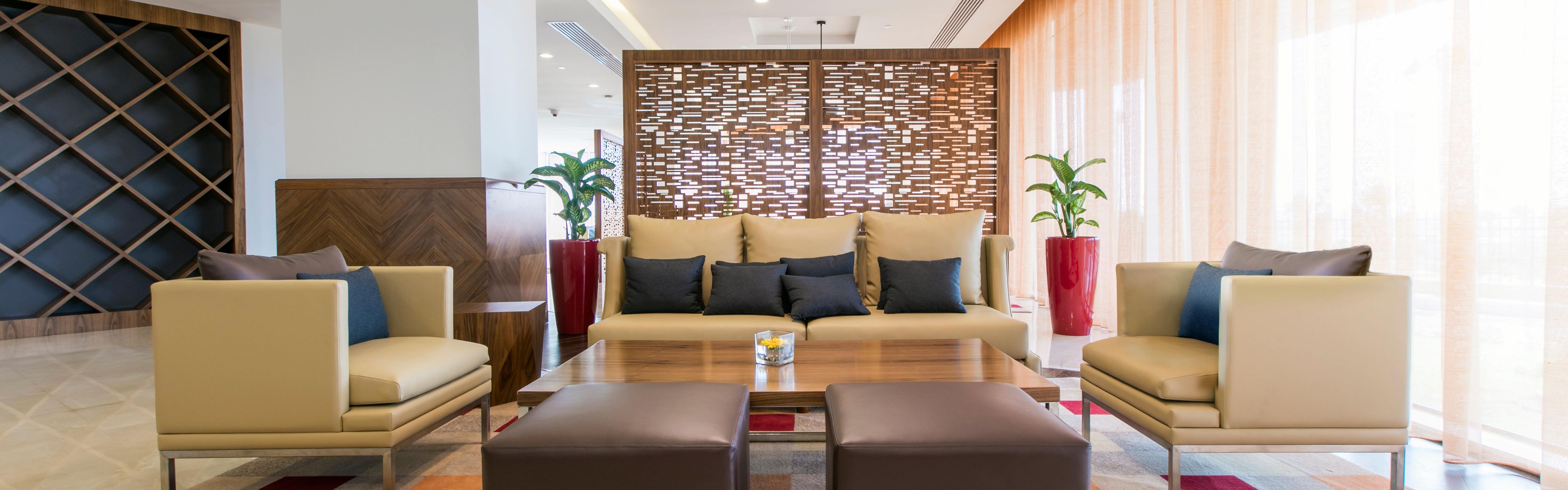 Staybridge Suites Jeddah Alandalus Mall احجز إقامتك في Jeddah - 